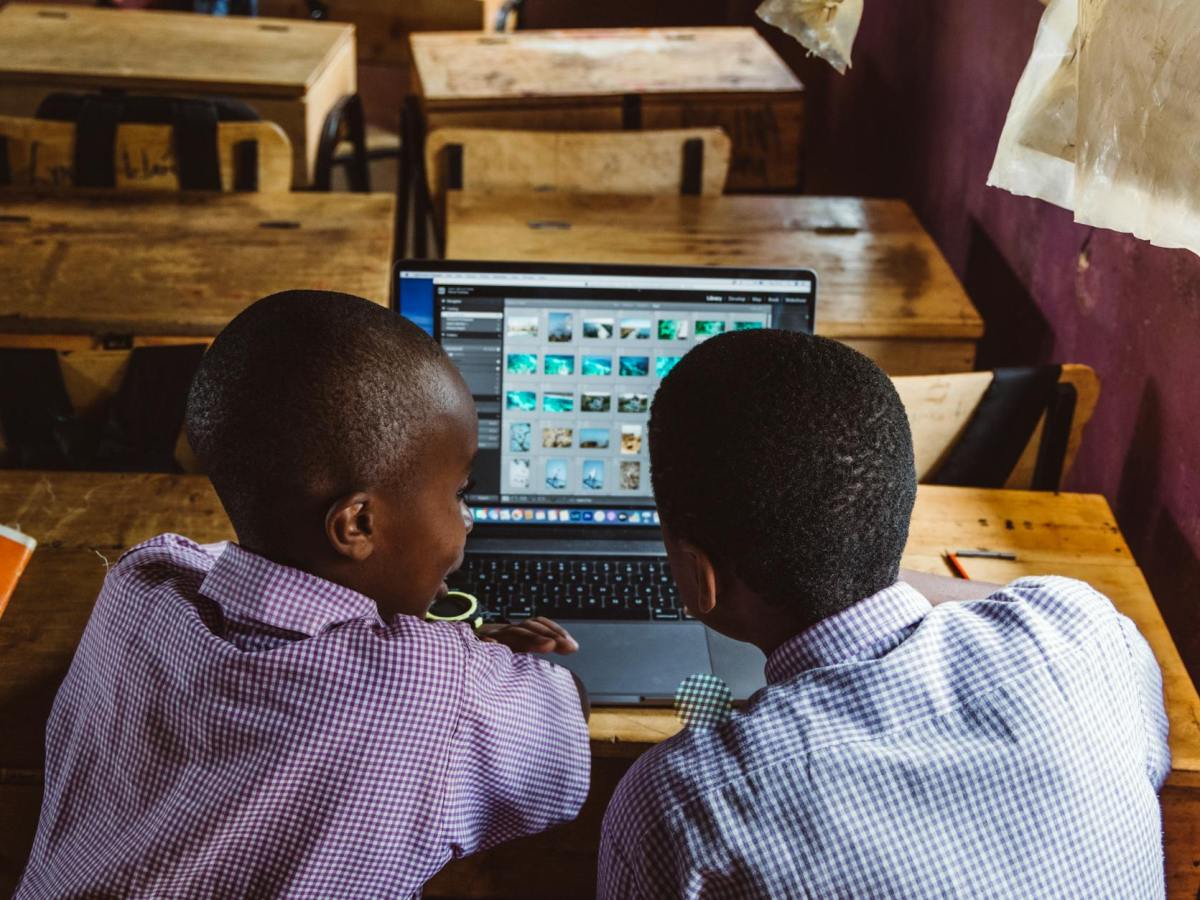 Digital Sherpa sbarca in famiglia: tre serate tra tutela dei minori, SPID e Intelligenza&nbsp;Artificiale