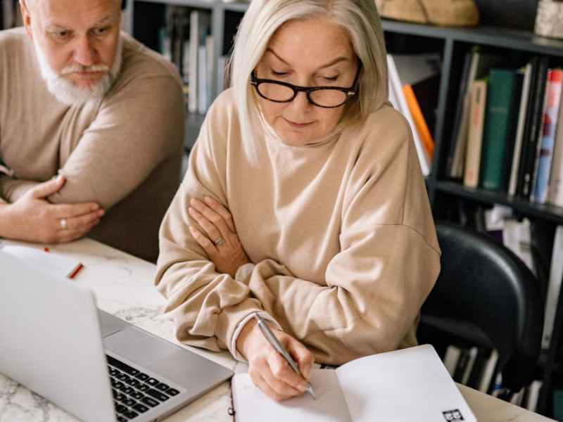 Il digitale senza paura: a Busca due incontri gratuiti per difendersi dalle truffe online e imparare a usare lo&nbsp;smartphone.